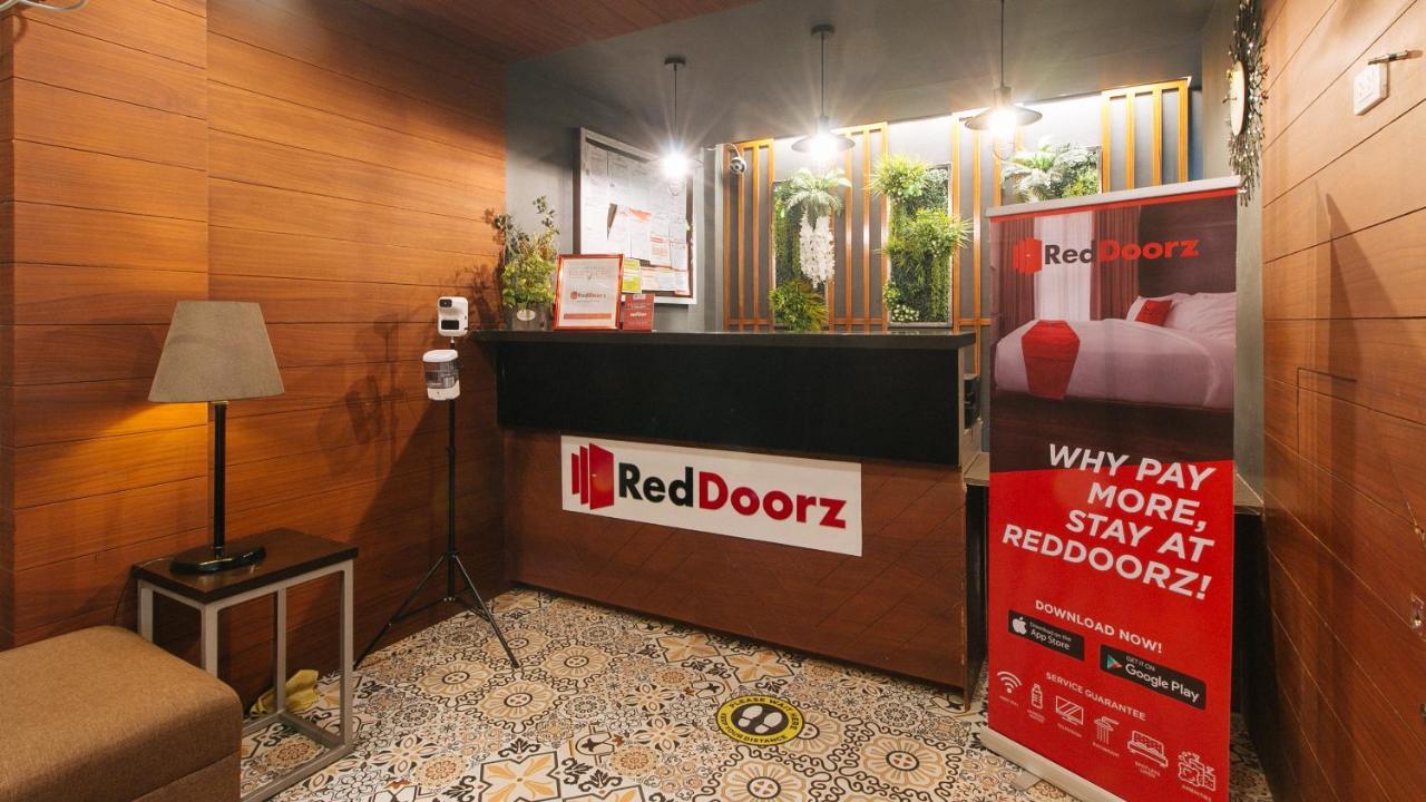 RedDoorz @ Gardenview Hotel GTower Angeles Buitenkant foto