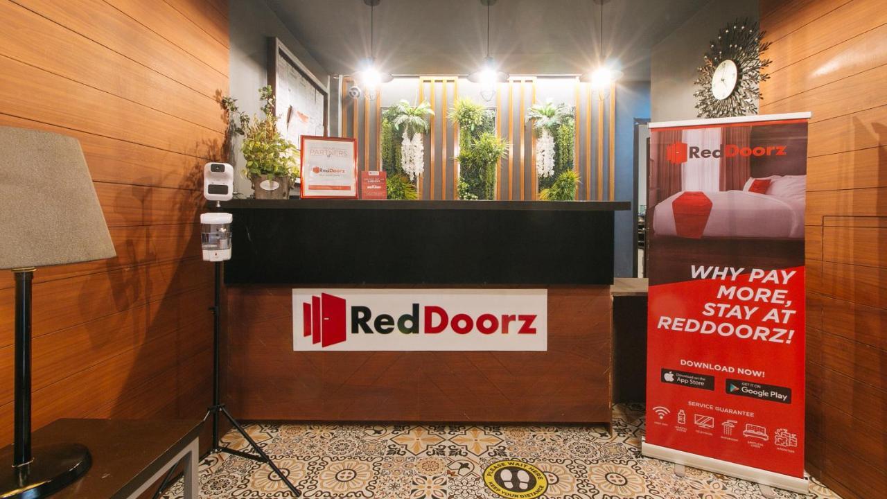 RedDoorz @ Gardenview Hotel GTower Angeles Buitenkant foto